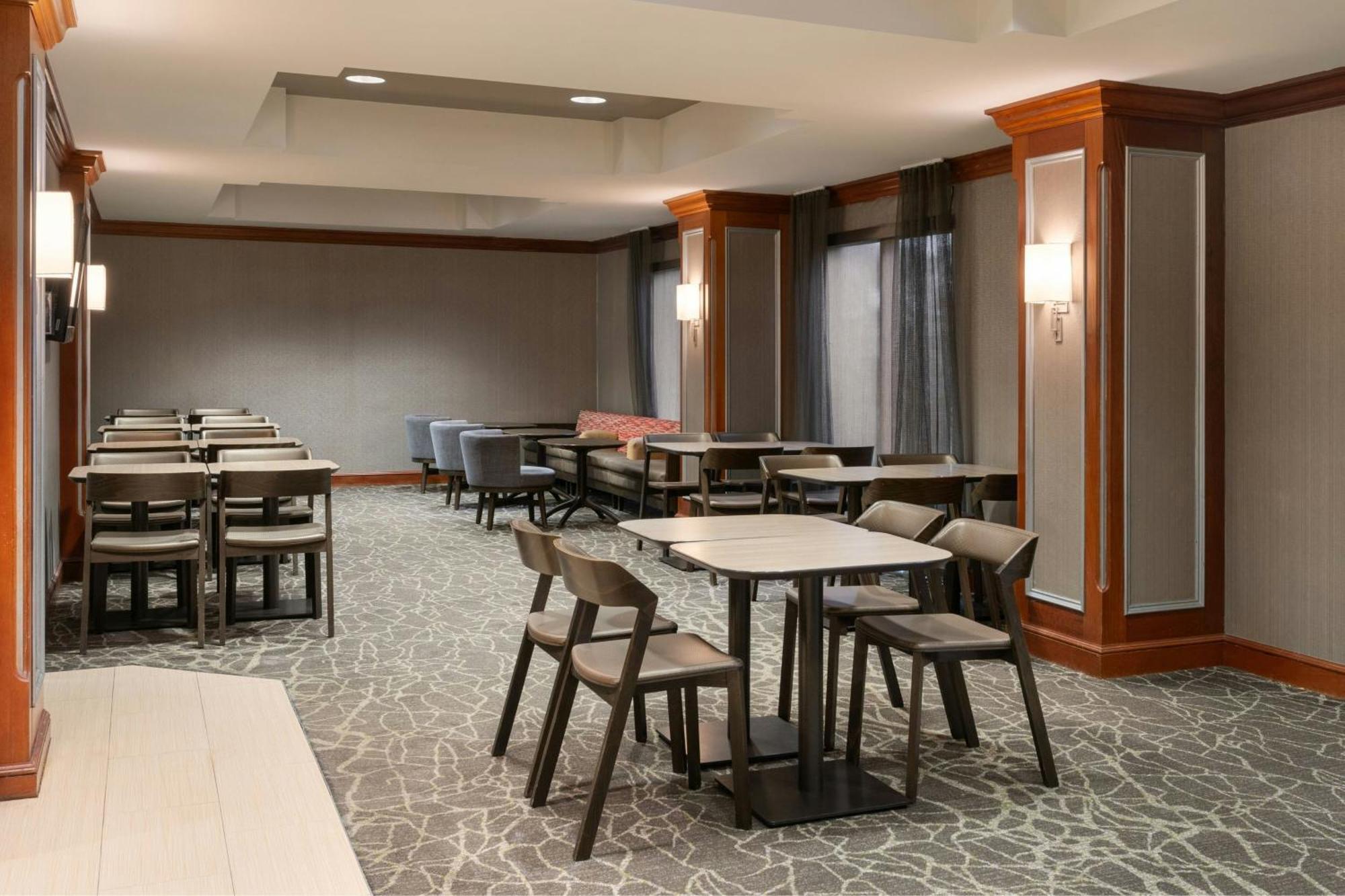Springhill Suites By Marriott Tampa Westshore Exterior photo