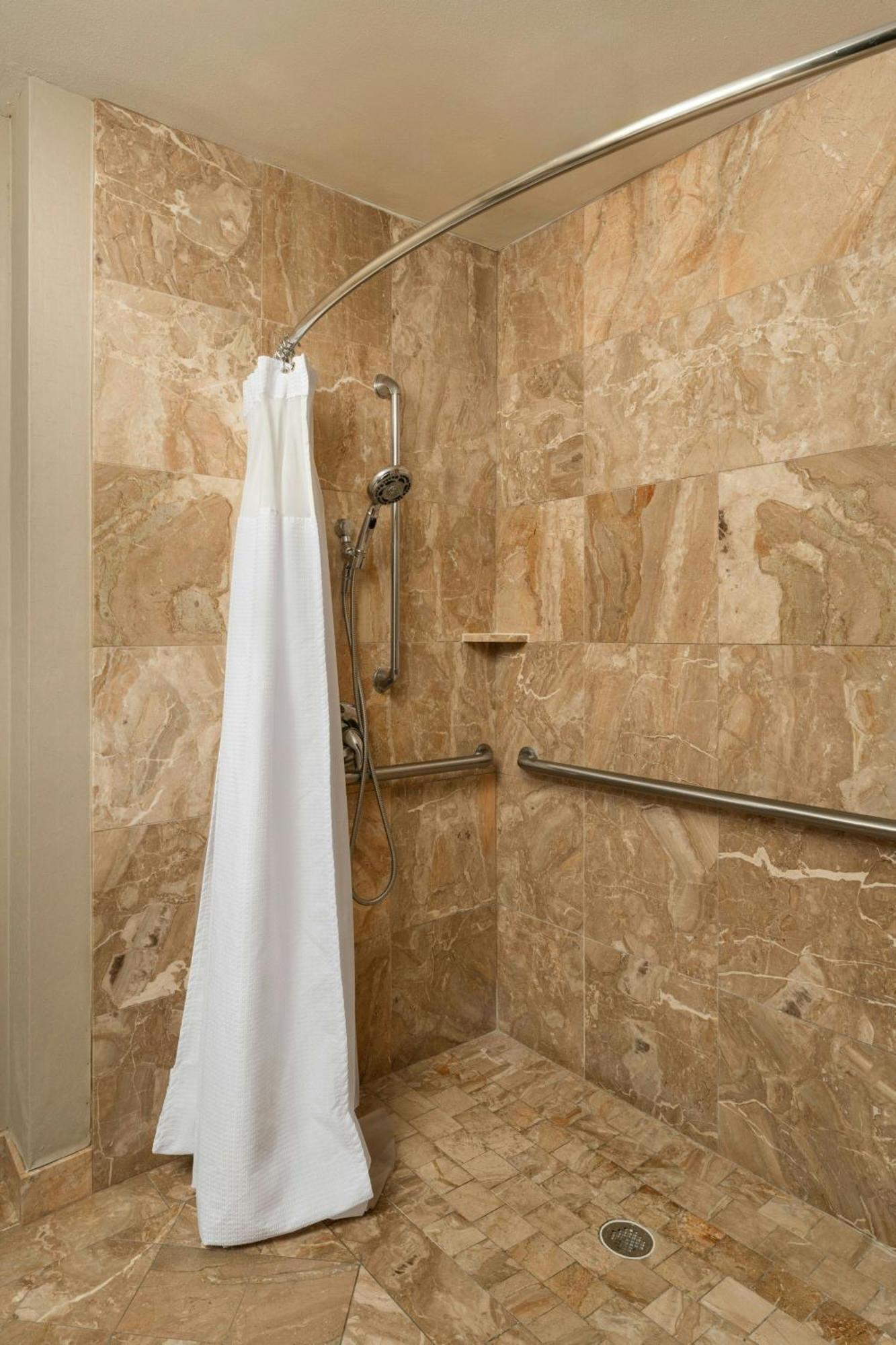 Springhill Suites By Marriott Tampa Westshore Exterior photo